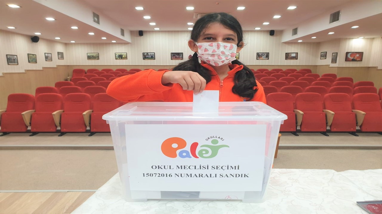 Öğrencilerimiz Okul Meclisi Seçimi'nde