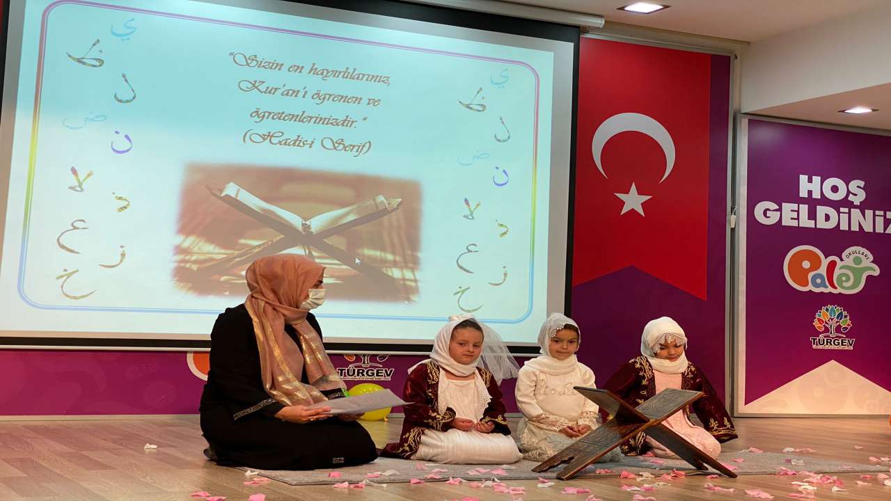 Kur'an-ı Kerim'e Geçiş Merasimi