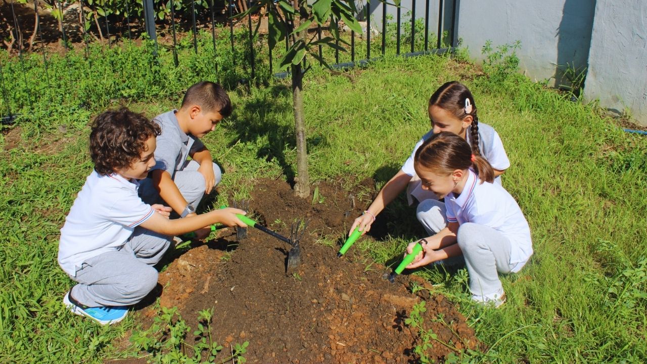 Doğa Sevgisiyle Büyüyen Geleceğe Faydalı Nesiller