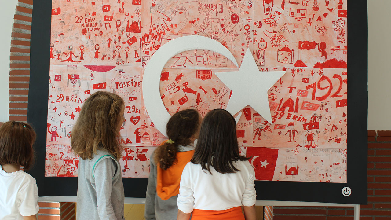Bayrak Temalı Mini Sanat Sergisi 