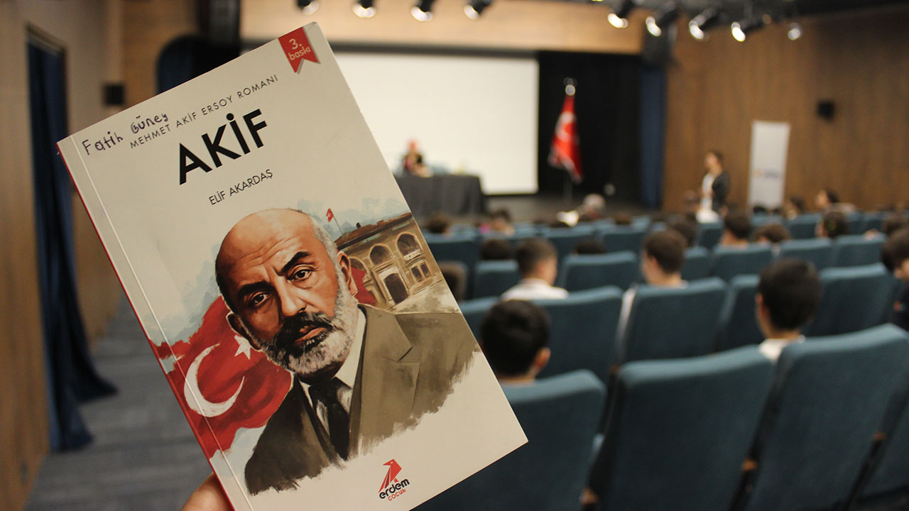 Yazar Söyleşisi ve İmza Günü 